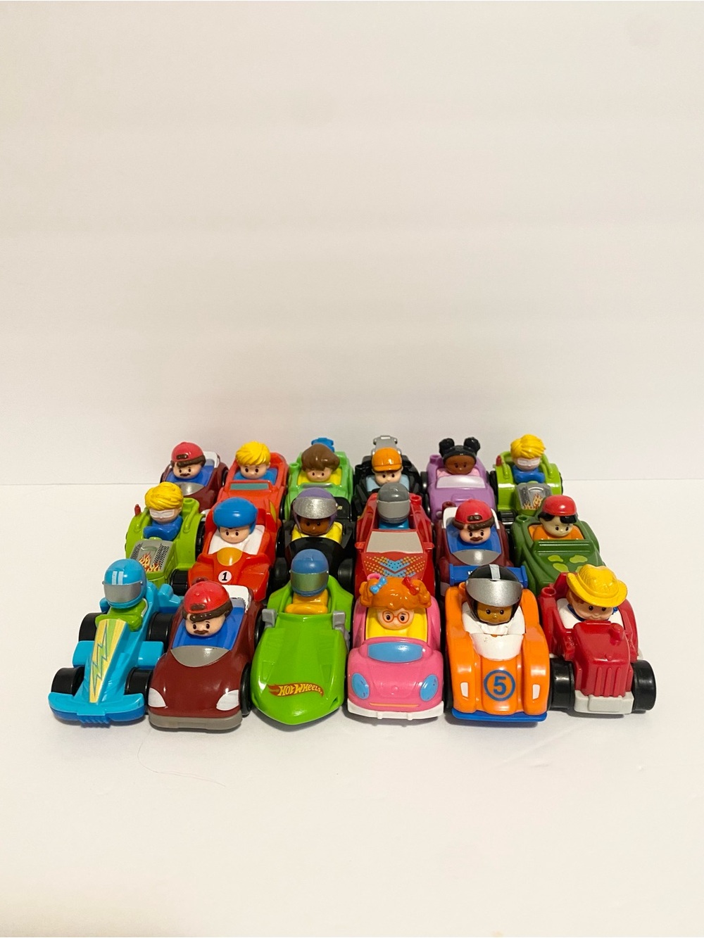 Wheelies Car Lot Little People 18 Total Race Boy Girl Chunky Toddler 2012 Bundle